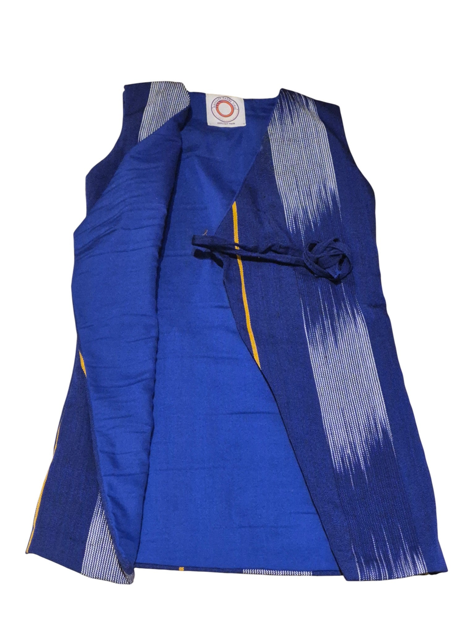 Robe cache-cœur bleu denim en tissu africain - éthique et artisanale